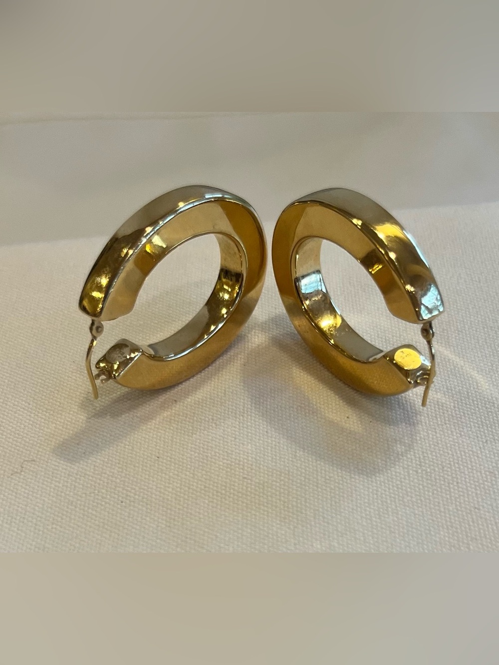 14K Yellow Gold Hoop Earrings- Classic Women's Jewelry